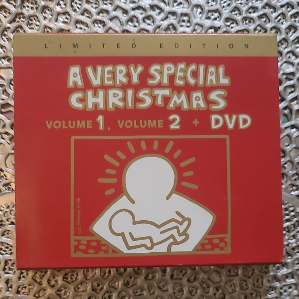 A Very Special Christmas Limited Edition Box Set... 2 Cds. 1 Dvd